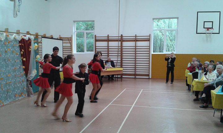 Latin tánc fellépésünk a kulcsi Idősek Világnapiján