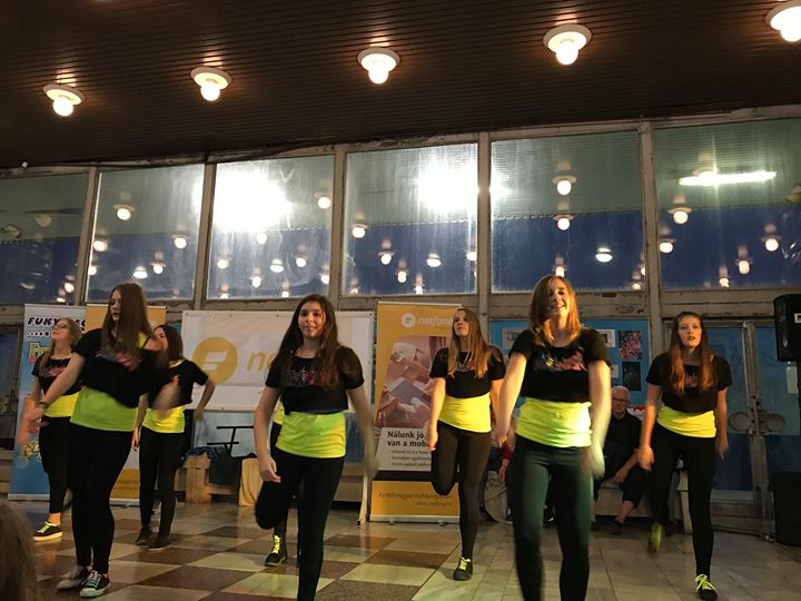 Táncos diákjaink fellépése a Dunaújvárosi Úszógálán